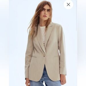 Women's Fitted Beige Blazer (XS)
